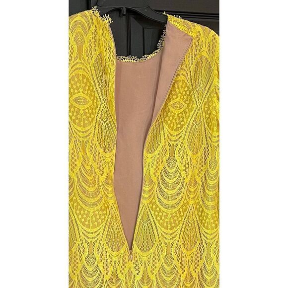 Dress the Population Women's Toni Lace Flutter Sleeve Short Mini Shift Dress - Picture 6 of 8